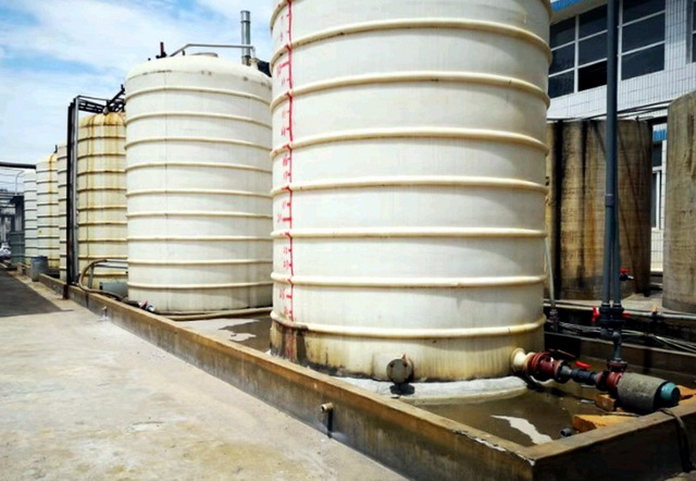 儲(chǔ)罐圍堰不符合管理要求.資料來源:中央環(huán)保督察組